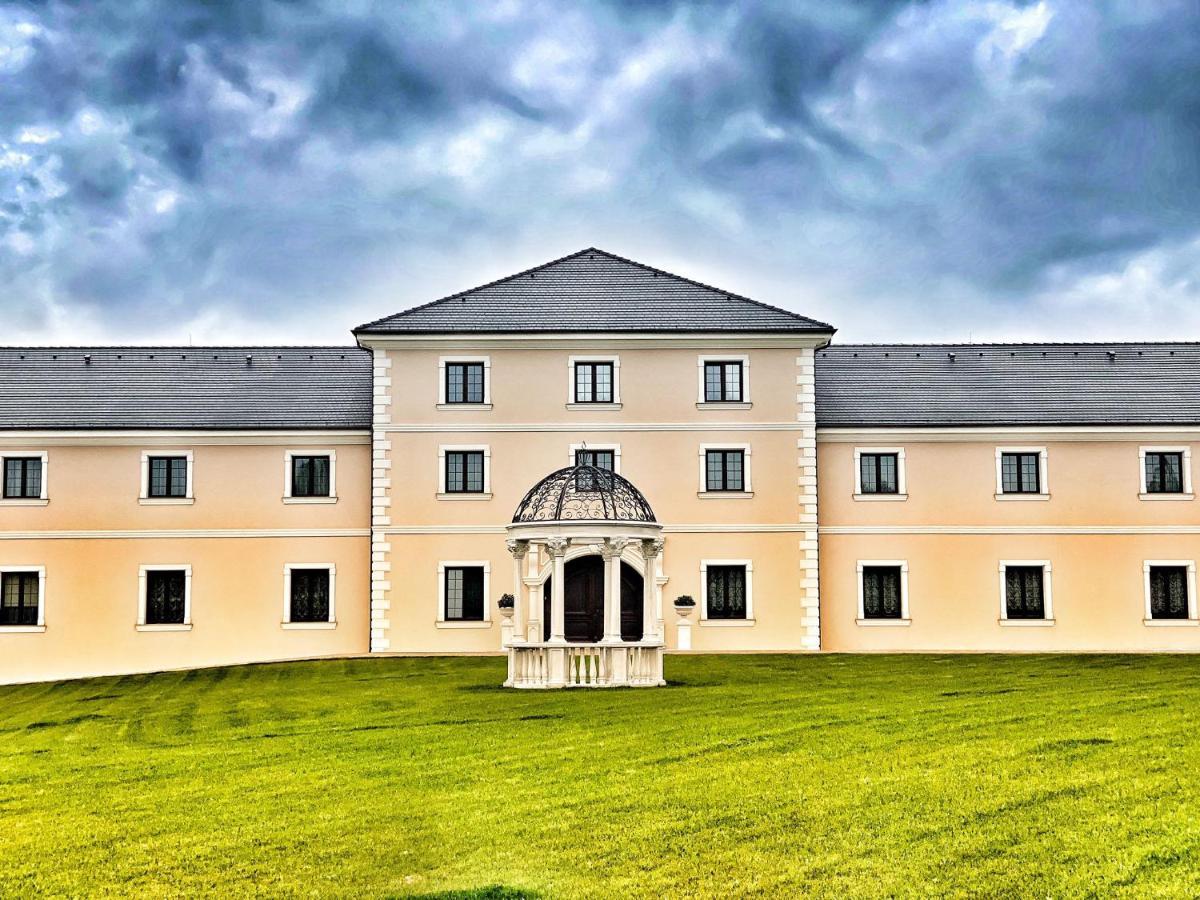 Chateau Sanov Sanov  외부 사진